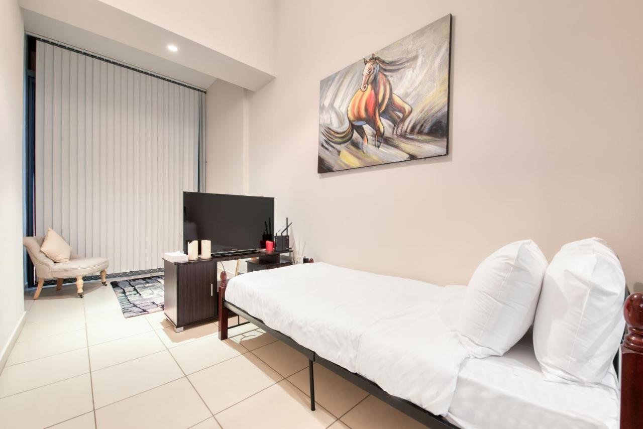 Maison Privee - Big, Bright, Luxury Marina Views Apt Next To Beach Dubai Esterno foto