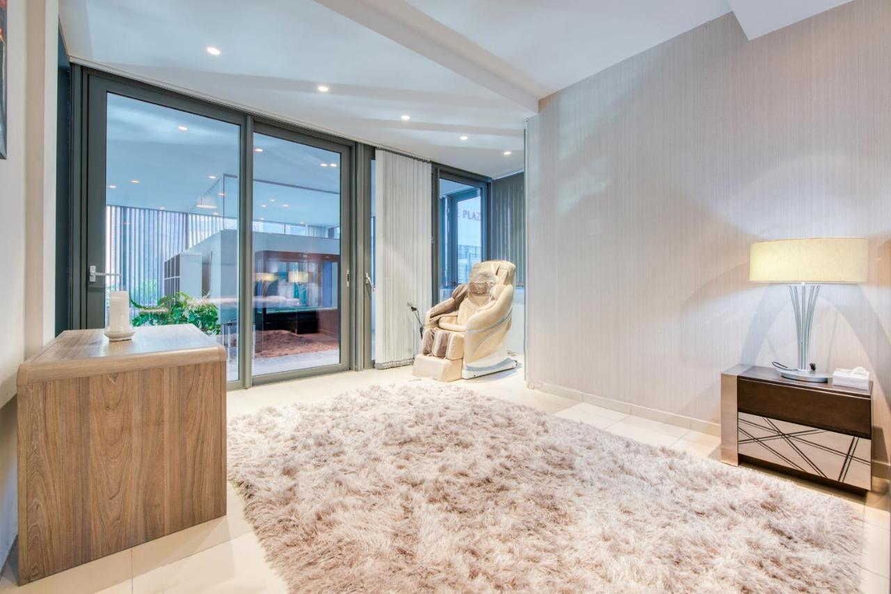 Maison Privee - Big, Bright, Luxury Marina Views Apt Next To Beach Dubai Esterno foto