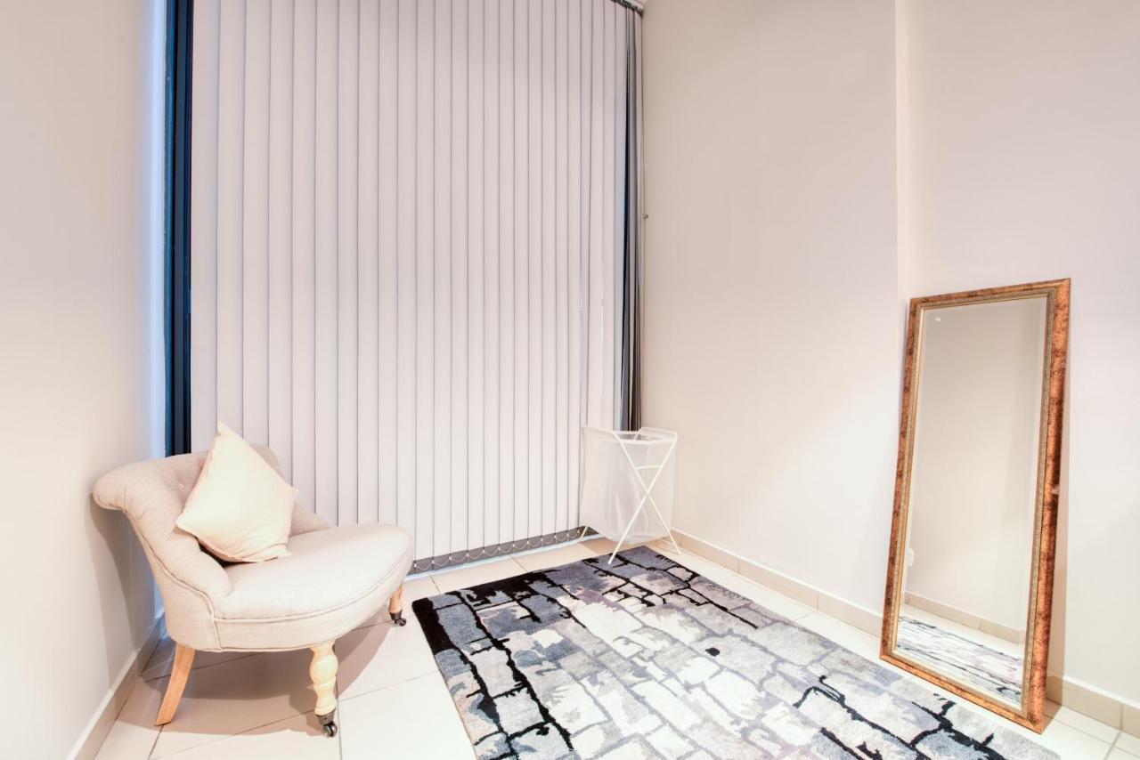 Maison Privee - Big, Bright, Luxury Marina Views Apt Next To Beach Dubai Esterno foto