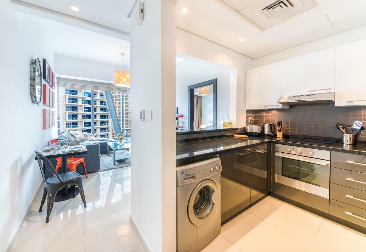 Maison Privee - Big, Bright, Luxury Marina Views Apt Next To Beach Dubai Esterno foto