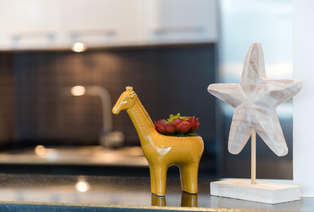 Maison Privee - Big, Bright, Luxury Marina Views Apt Next To Beach Dubai Esterno foto